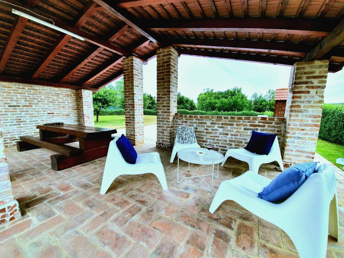 Villa Mons Aureus Popovac Dış mekan fotoğraf