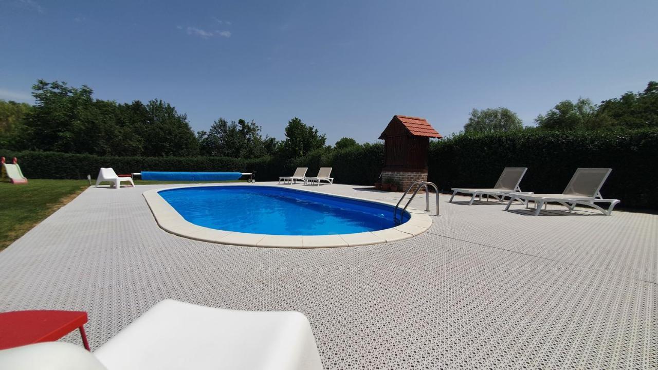 Villa Mons Aureus Popovac Dış mekan fotoğraf
