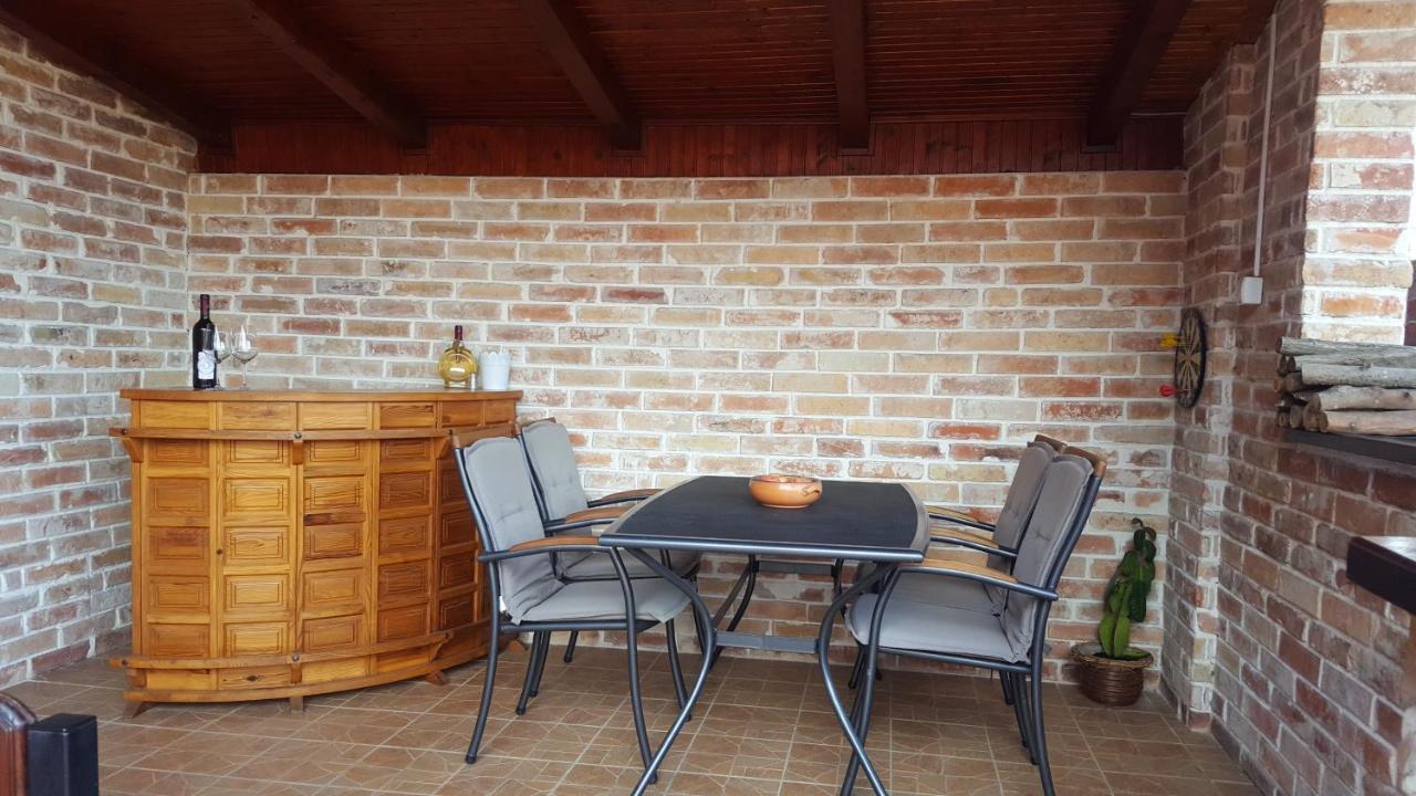 Villa Mons Aureus Popovac Dış mekan fotoğraf